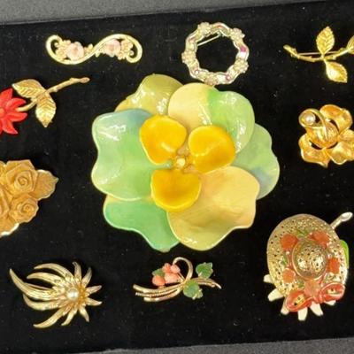 Gold Tone Floral Pins & More