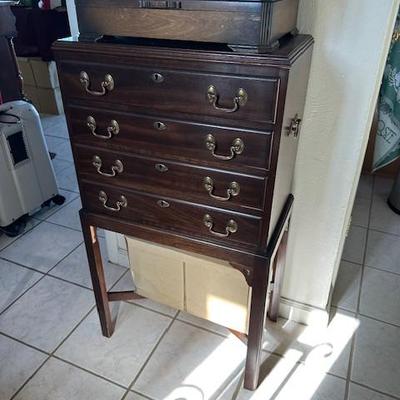 Sale Photo Thumbnail #144