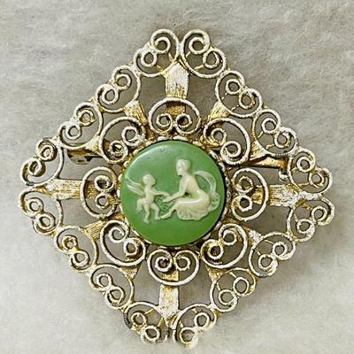 Vintage Brooch 