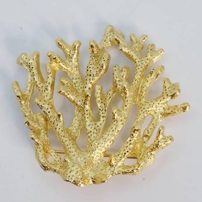Detailed Coral Pin Gold Tone Oceanic Brooch 