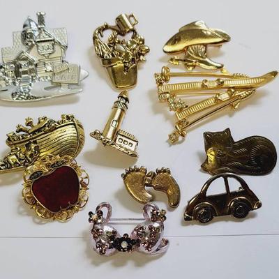 Novelty Pin Lot Cat Apple Flowers Cowboy Ski More 