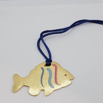 Painted Gold Tone Metal Happy Fish Vintage Necklace 