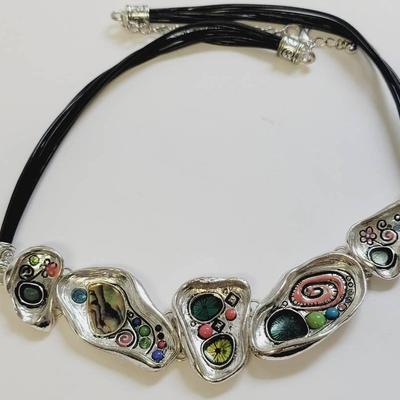 Abalone Slice Multi Color and Silver Tone Necklace 
