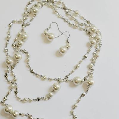Faux Pearl and Silver Tone Heart Chain Necklace And Earrings 