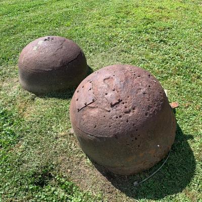 Sale Photo Thumbnail #136: Large antique cast iron kettles