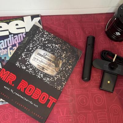 Mr Robot, Manga, Other Odd Items