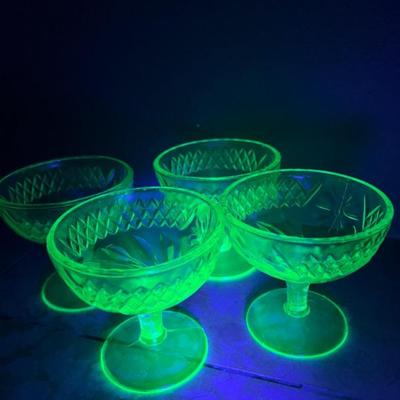 Atomic Elegance – Set of 4 Glowing Green Uranium Glass Sherbet Dishes