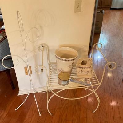 Cream Colored Bath Essentials 3-Ring Towel Holder, Iron Bench And Friends