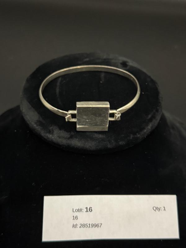 Sale Photo Thumbnail #16