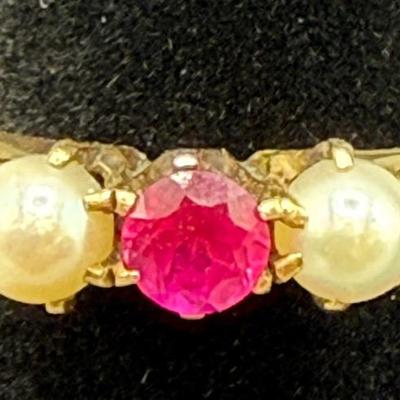 14k Yellow Gold Ruby And Pearl Ring 
