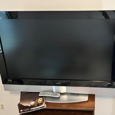 Vizio Gallevia Liquid Crystal HDTV 