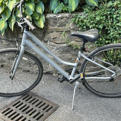 Specialized "Albi Hybrid" Bicycle - Gray | Specialized "Alibi Hybrid" bike in gray color is designed with a...