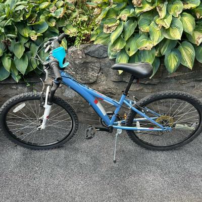 Diamondback "Tess 24" Youth Mountain Bike - Blue | Diamondback "Tess 24" youth mountain bike with 24-inch wheels, 21...
