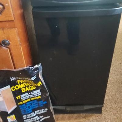 Sale Photo Thumbnail #48: Trash Compacter