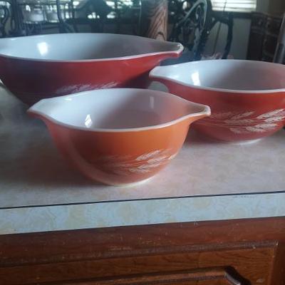 Sale Photo Thumbnail #16: Vintage bowls