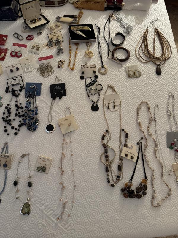 Sale Photo Thumbnail #19