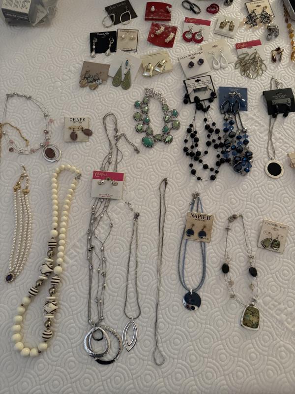 Sale Photo Thumbnail #20