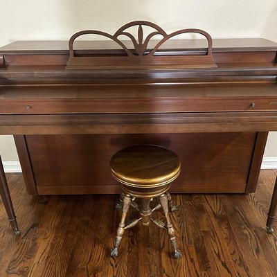 Cable Nelson Spinet Piano