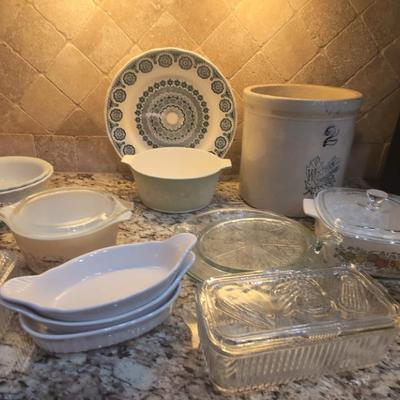 CorningWare, Corelle, Crockery & Vintage Glass Containers – Kitchenware Lot