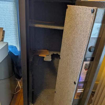  This is a fantastic opportunity to own a reliable and secure gun safe. This Sports Afield safe features a textured gray finish, a...