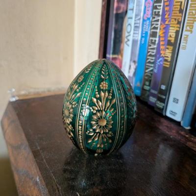 A beautiful and comprehensive collection of seven decorative glass eggs in the classic Fabergé style. Handcrafted in Russia, these eggs...