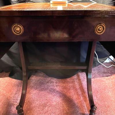 Lot 174: Vintage Mahogany Pembroke Side Table