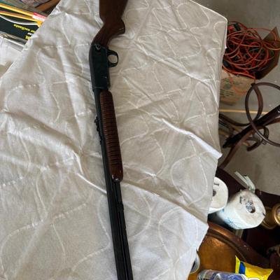 Lot 514: Winchester Model 61 .22 Pump-Action Rifle – 1949 Production