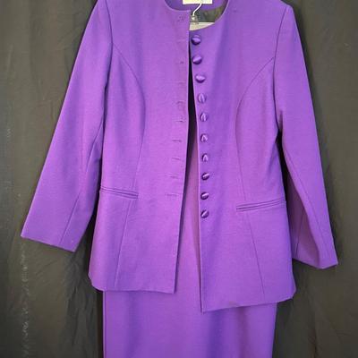 Lot 318: Five Womens Vintage Royal Purple Womens Clothing Sets 