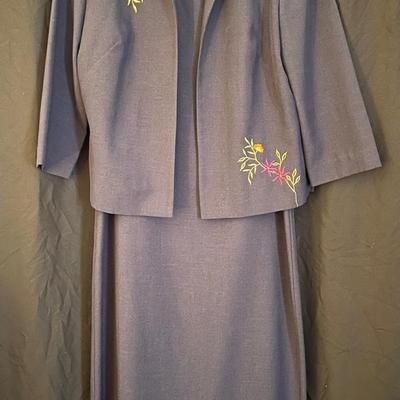 Lot 322: Four Womens Vintage Navy Womens Clothing Sets 