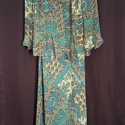 Lot 311: Five Womens Green/Teal Womens Clothing Sets 