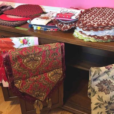 Lot 104: Placemats And Runners for Every Holiday