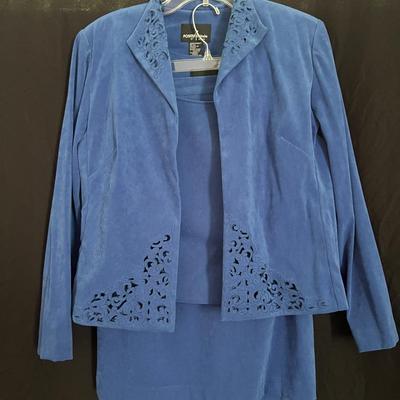 Lot 307: Five Womens Cobalt Blue Formal Sets i