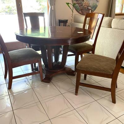 Round Or Oval Dining Table With 5 Chairs