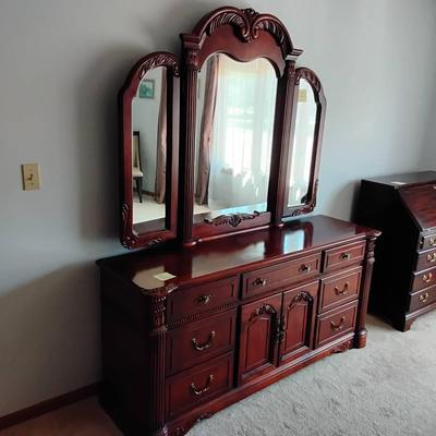 Long Dresser With Mirror 
