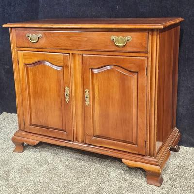 Wooden 1-Drawer Buffet