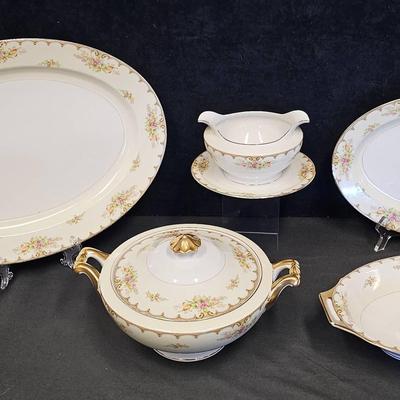 Royal Embassy 'Lincoln' Porcelain China Serviceware (5)