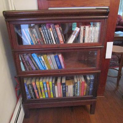 Antique barrister’s bookcase (3 shelves) - Oak bookcase made by Globe-Wernicke, Cincinnati. OH. Dimensions are 48.5" H, 34" W,...