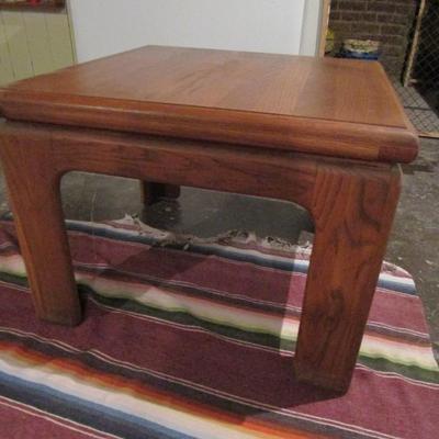 Wooden end table - no scratches