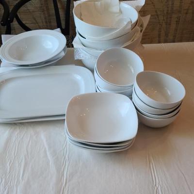 Handy White Serving  Dishes & Bowls