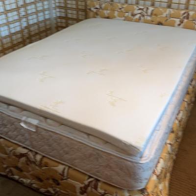 Full Mattress, Mattress Topper, & Box Spring 