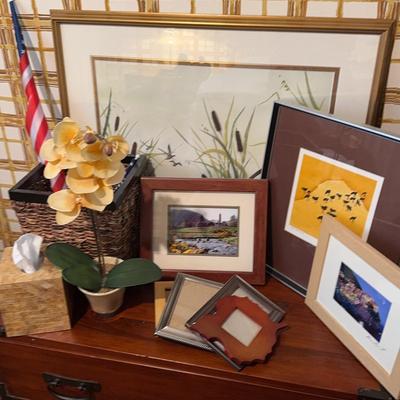 4 Frames Prints, Picture Frames, & Other Household Decor
