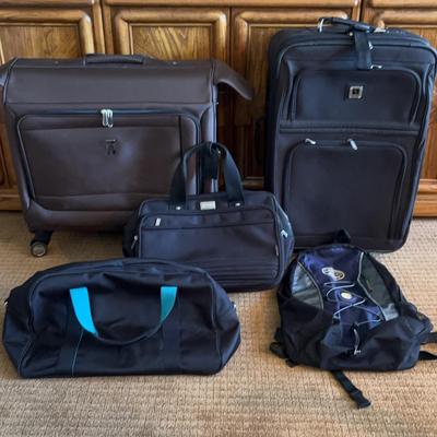 Lot Of 5 Suitcases & Travel Bags