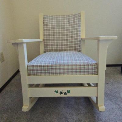 White Vintage Rocking Chair