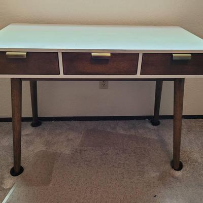 Elle Decor Stara Writing Desk 2019