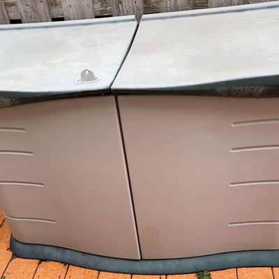 Rubbermaid Outdoor Storage Chest