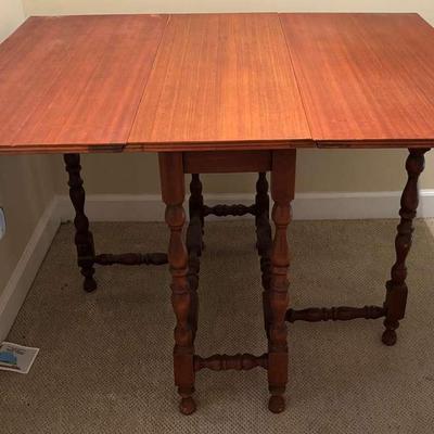 Solid Wood Gateleg Drop Leaf Table