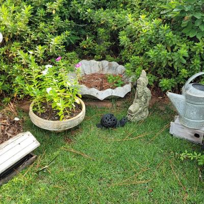 Yard Ornaments, Bird Baths, Heavy Planters & Concrete Decor