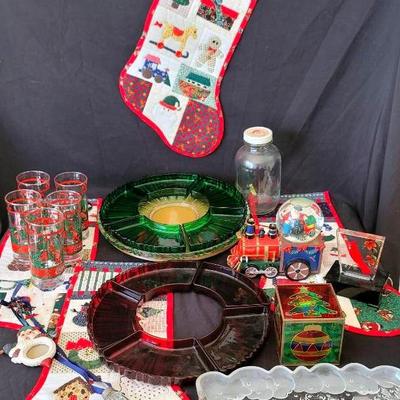 Anchor Hocking Christmas Entertaining Set, Coca-Cola Glasses & Handmade Stockings