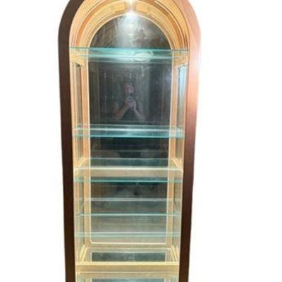 Lot 028   
Arched Curio Cabinet