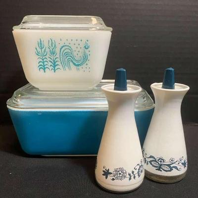 Vintage Pyrex Refrigerator Dishes With Lids & Pyrex Salt & Pepper Shakers